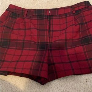 Short Woven Burgundy/Black